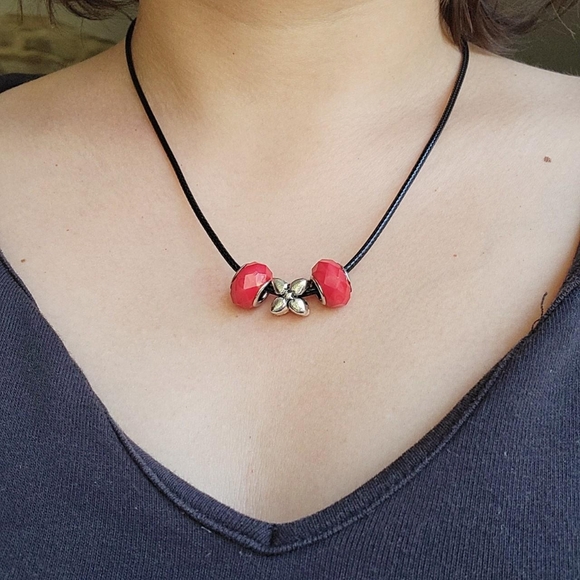 Classic Black Cord Silver Flower Red Bead Necklace - Picture 4 of 6